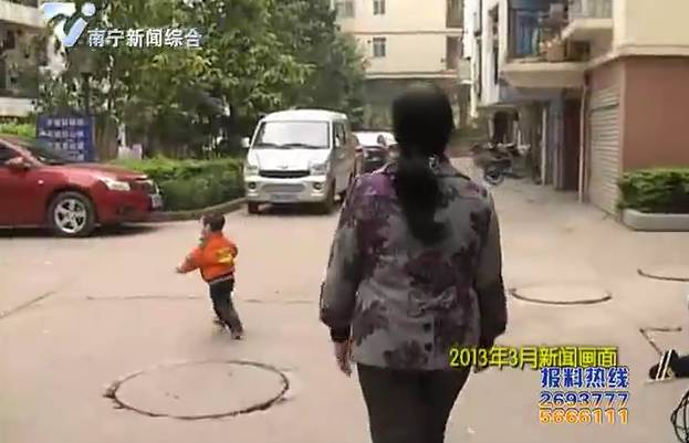 当成“妈妈”背后的原因……哭了！PG麻将胡了模拟器6岁男孩把保姆(图9)